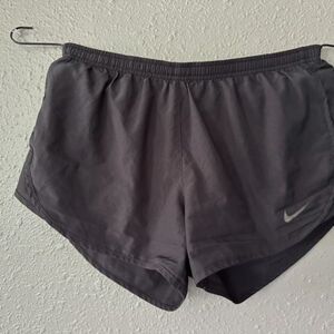 Nike Women’s Dri-FIT Tempo Running Shorts Black Size Medium With Pocket Liner